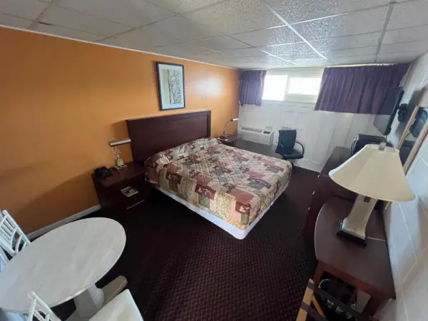 Hollander Motel 8